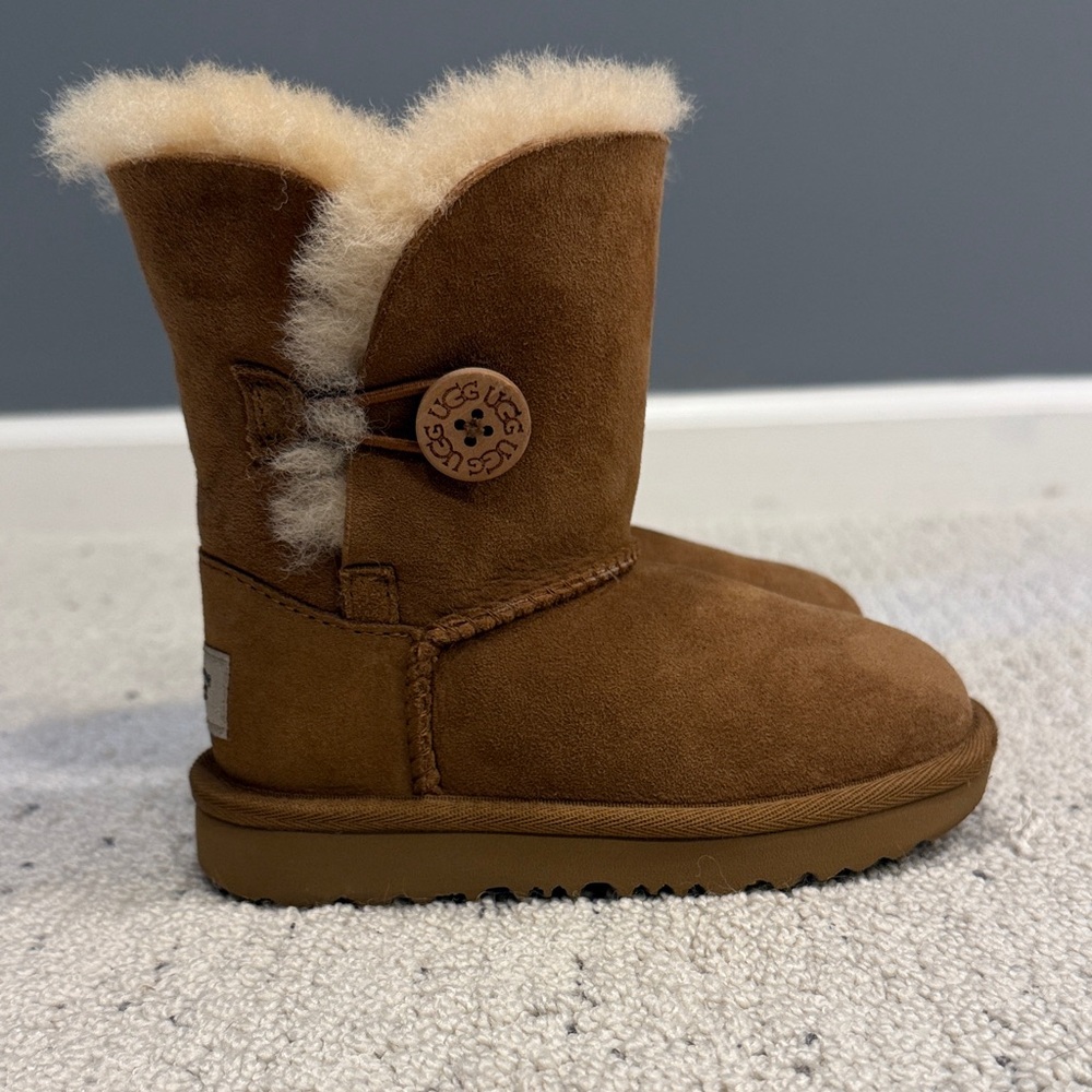 UGG Girls Toddler Boots NWOT